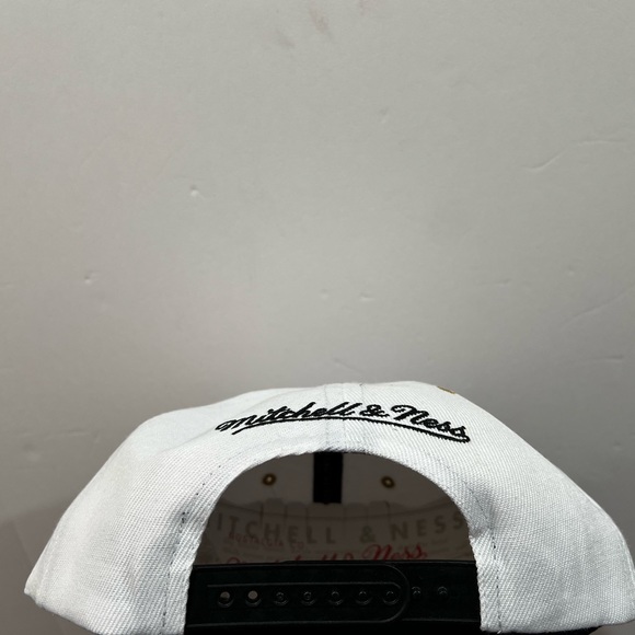 Mitchell & Ness, SnapBack Hat, Chicago Bulls - Picture 6 of 8